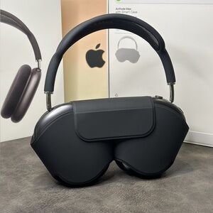 Apple AirPods Max w/ Spigen Case - black